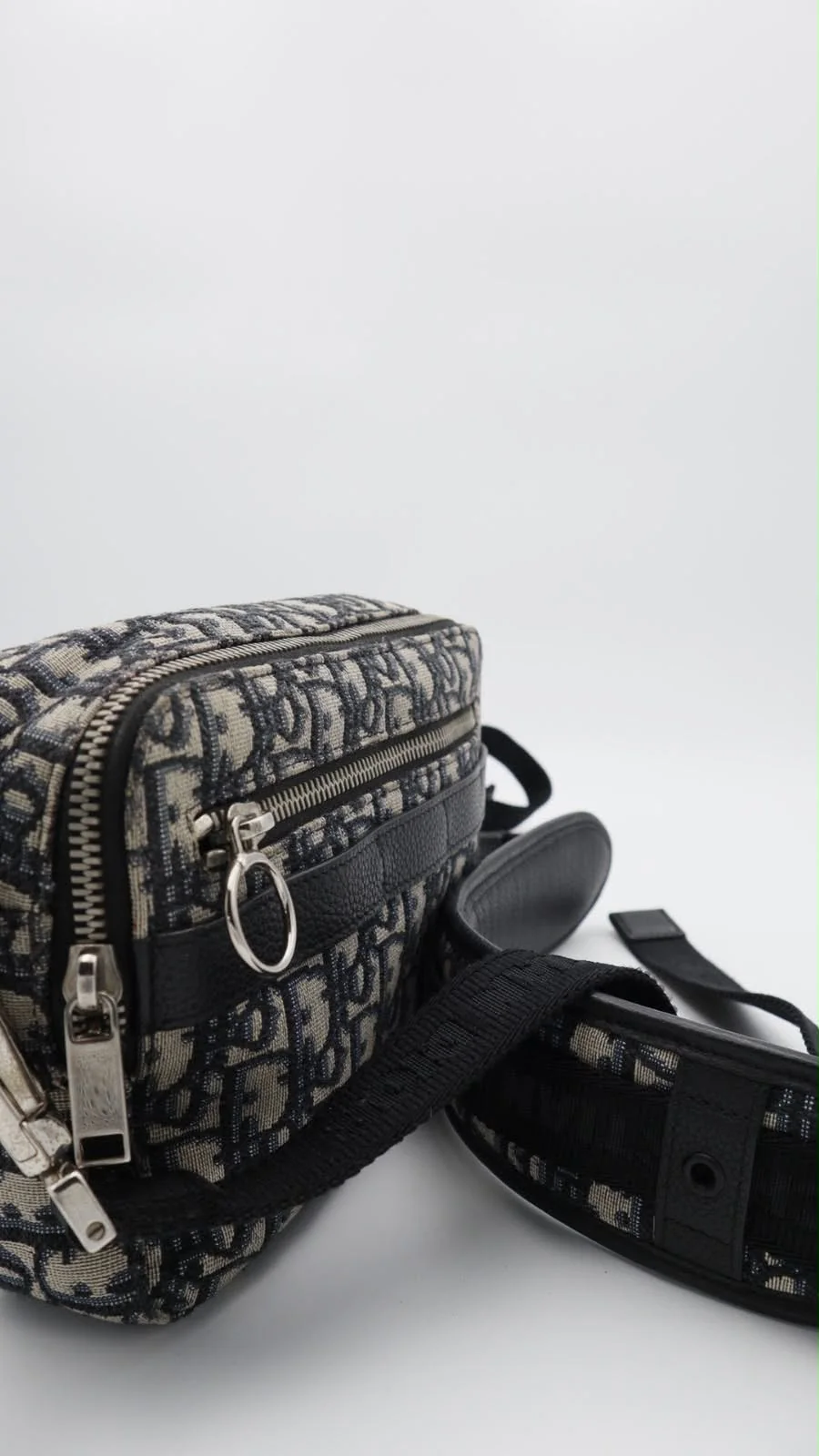Dior Safari Messenger 4